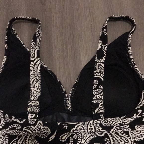 BEACH HOUSE SWIMSUIT - Picture 10 of 16